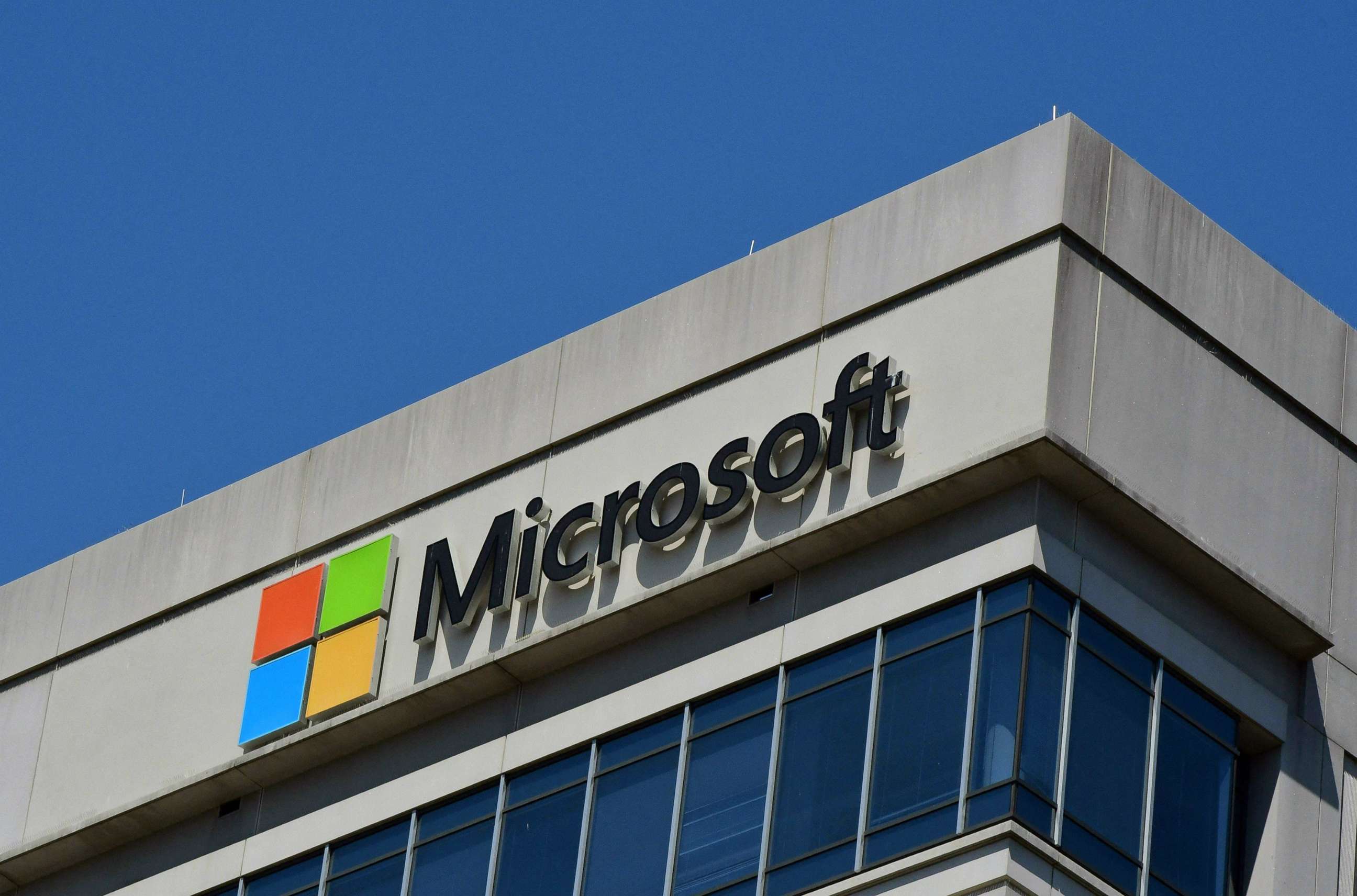 FOTO: Logo Microsofta krasi zgradu u Chevy Chaseu, Md., 20. svibnja 2021.
